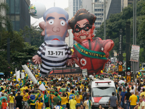 Biểu tình ở Sao Paulo ngày 13-3 đòi luận tội Rousseff và bỏ tù Lula. (Ảnh: Andre Penner / AP)